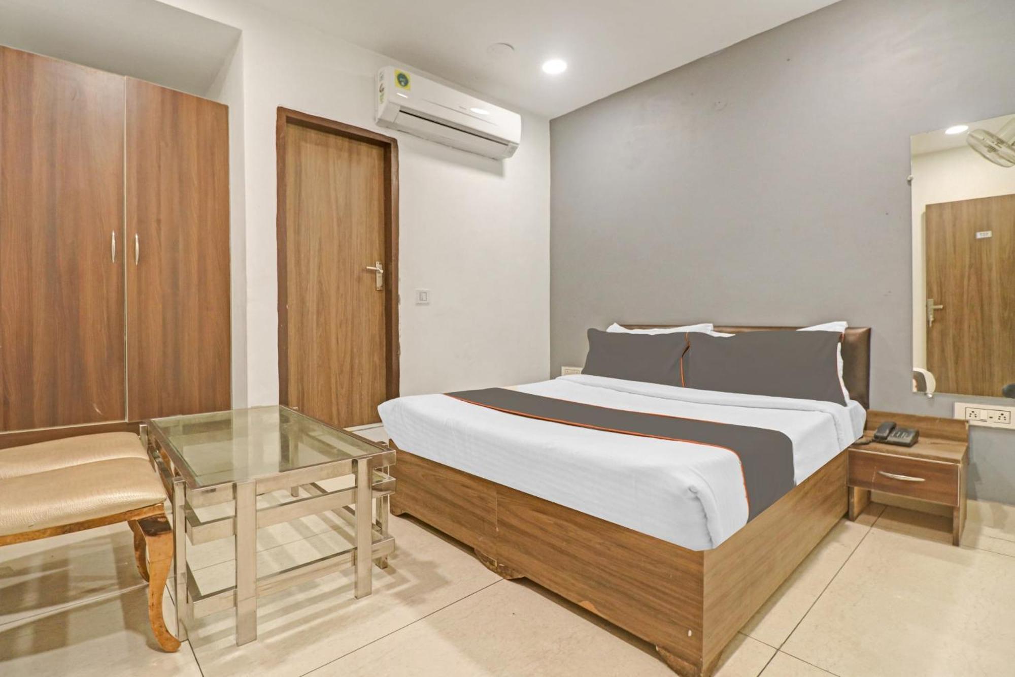 Collection O Seven Heaven Hotel New Delhi Exterior photo