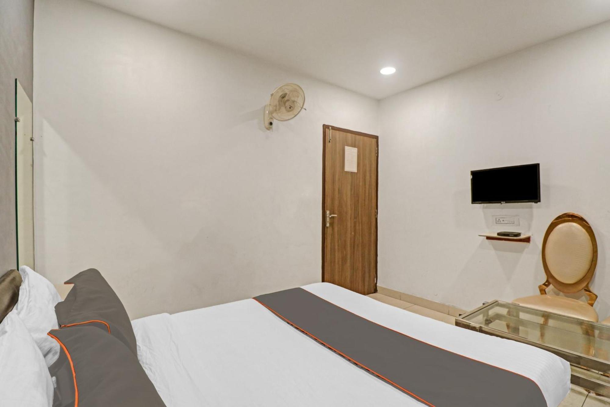 Collection O Seven Heaven Hotel New Delhi Exterior photo