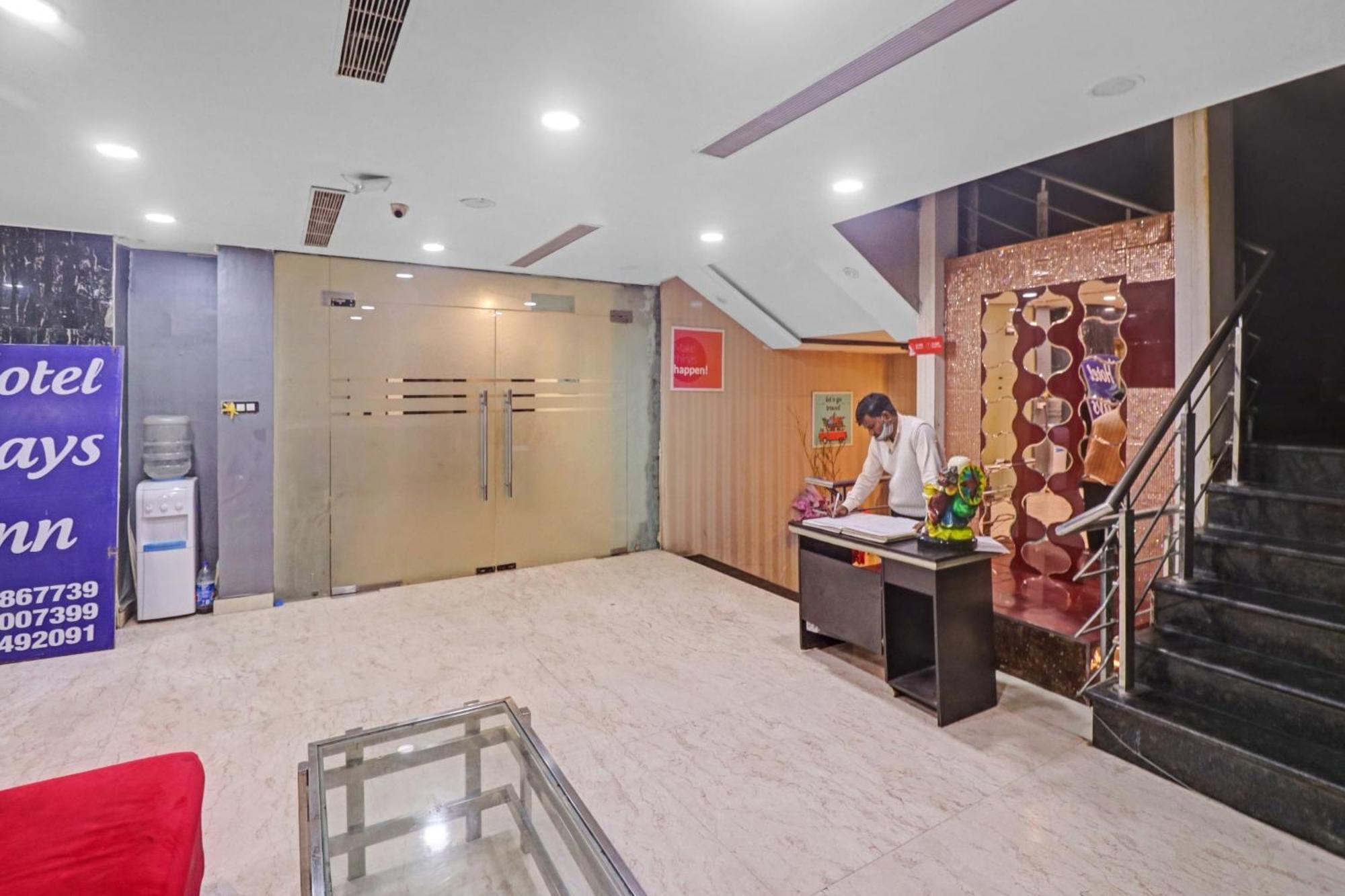Collection O Seven Heaven Hotel New Delhi Exterior photo