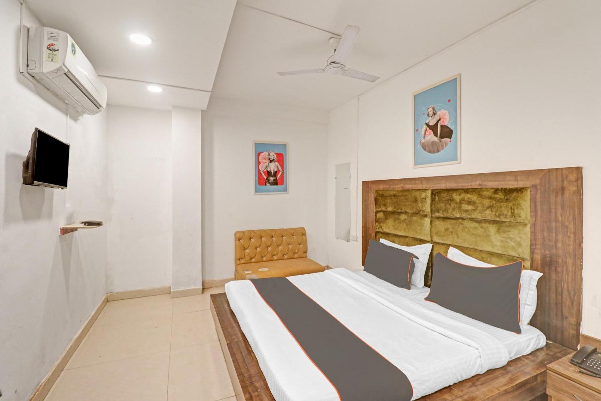 Collection O Seven Heaven Hotel New Delhi Exterior photo